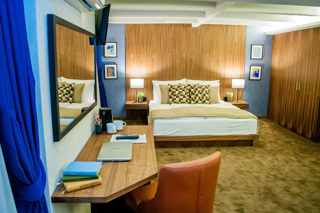 Nomad Luxury Suites Belgrado Exterior foto